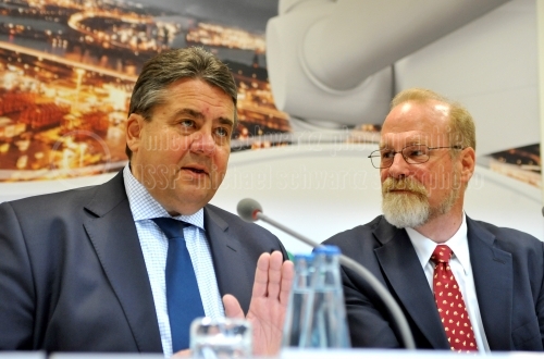 Sigmar Gabriel, Vizekanzler und Bundesminister fuer Wirtschaft und Energie in Hamburg am 22.09.2014 (© schwartz photographie)