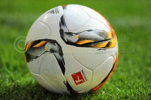 Spielball Torfabrik in der Fussball Bundesliga 2015 (© MSSP - Michael Schwartz)