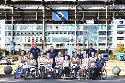 Teamfoto der BG Baskets Hamburg im Volksparkstadion am 25. September 2018 (© MSSP - Michael Schwartz)