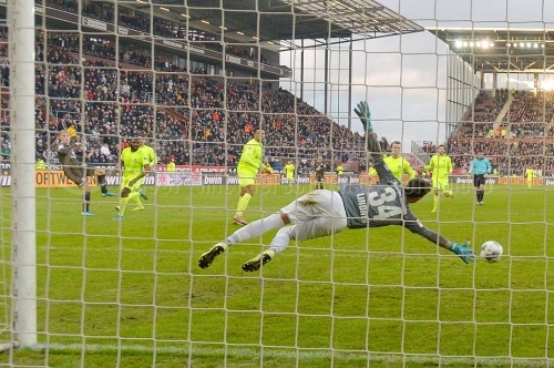 FC St. Pauli - SV Wehen Wiesbaden am 14. Dez ember 2019  (© MSSP - Michael Schwartz)